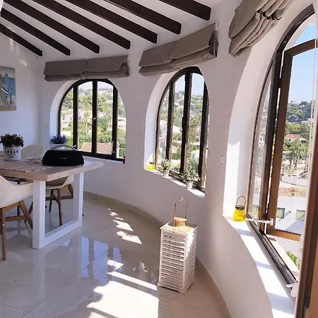 Neu Renovierte Mit Privatem Pool Fusslaeufig Zum