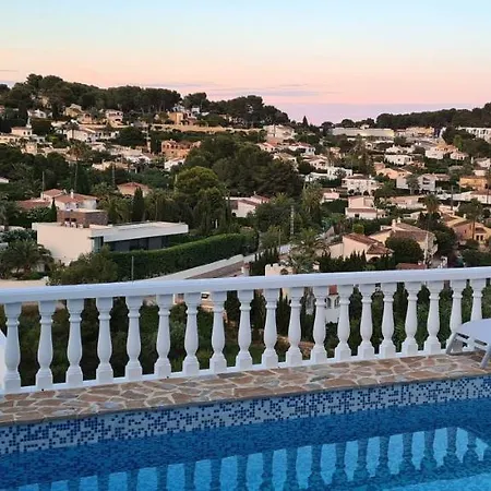 Neu Renovierte Mit Privatem Pool Fusslaeufig Zum Villa